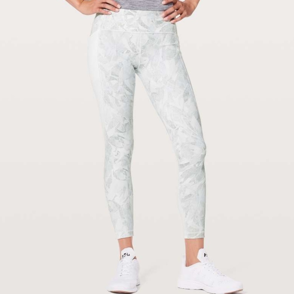 Lululemon Breezy Dot Tight 25"